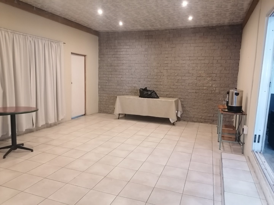  Bedroom Property for Sale in Hagley Western Cape